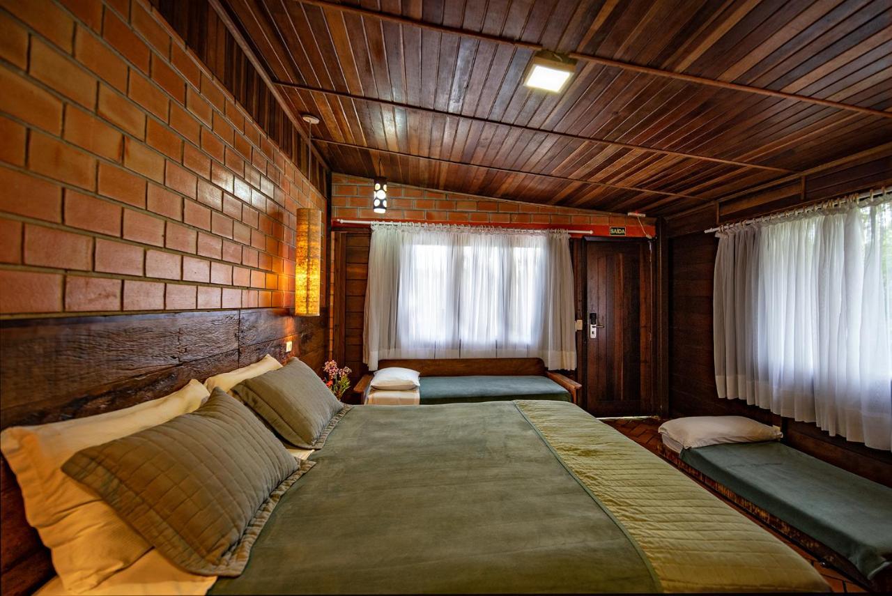 Grajagan Surf Resort Ilha do Mel Kamer foto