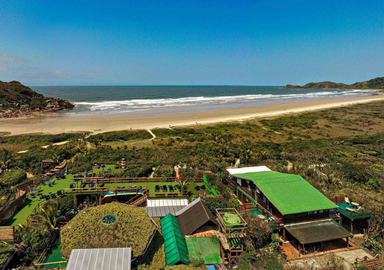 Grajagan Surf Resort Ilha do Mel Buitenkant foto