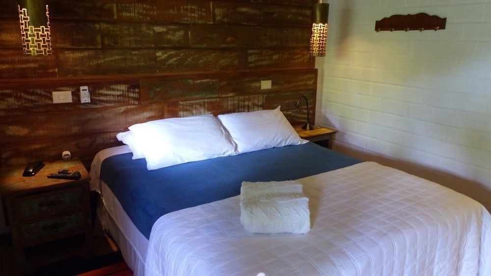 Grajagan Surf Resort Ilha do Mel Buitenkant foto