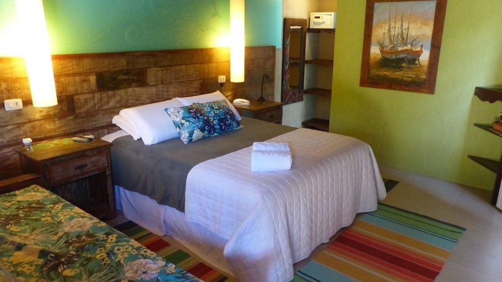 Grajagan Surf Resort Ilha do Mel Buitenkant foto