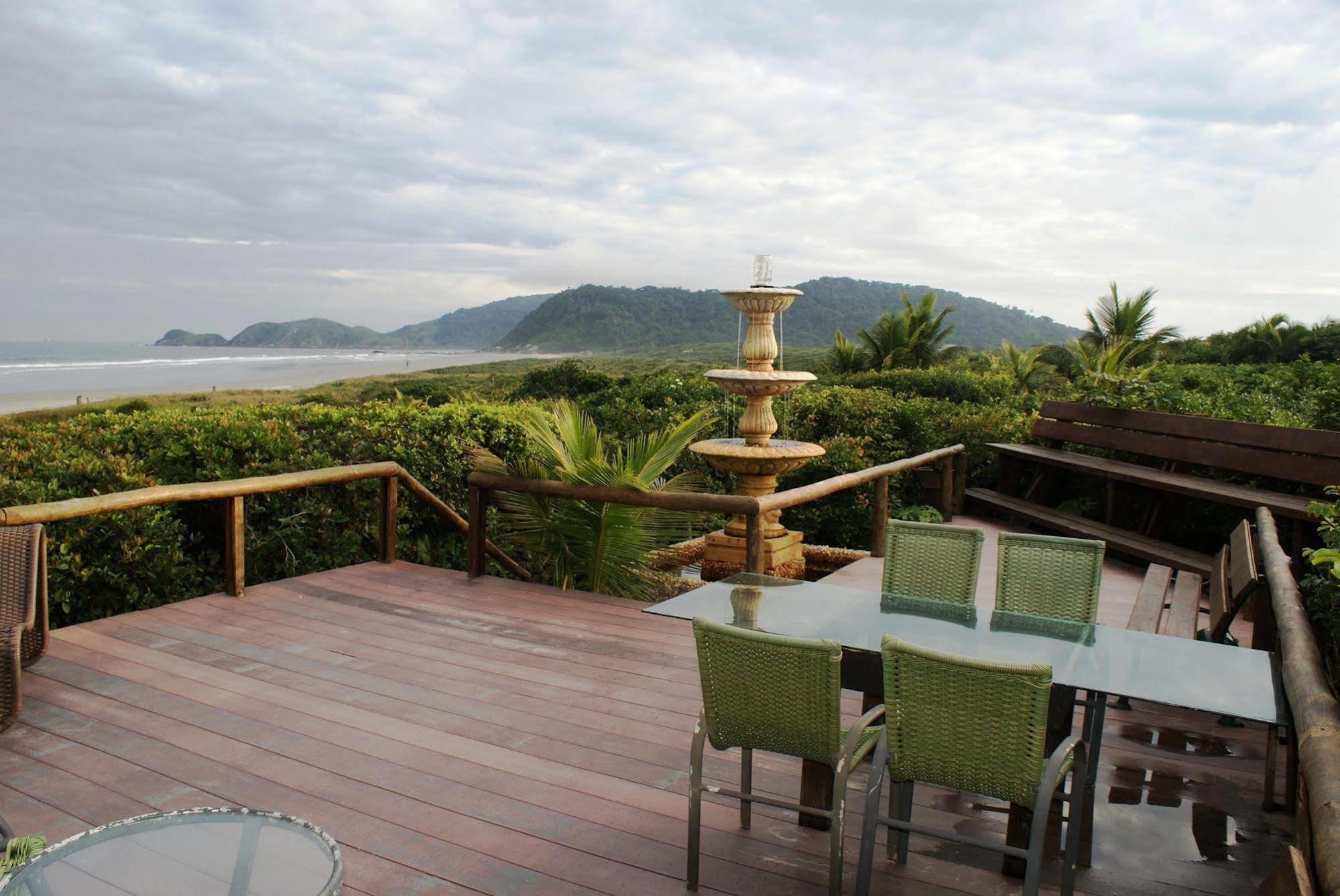 Grajagan Surf Resort Ilha do Mel Buitenkant foto